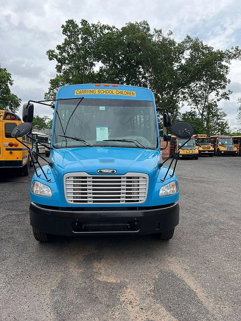 2012 Freightliner B2 Activity Bus - Image 2