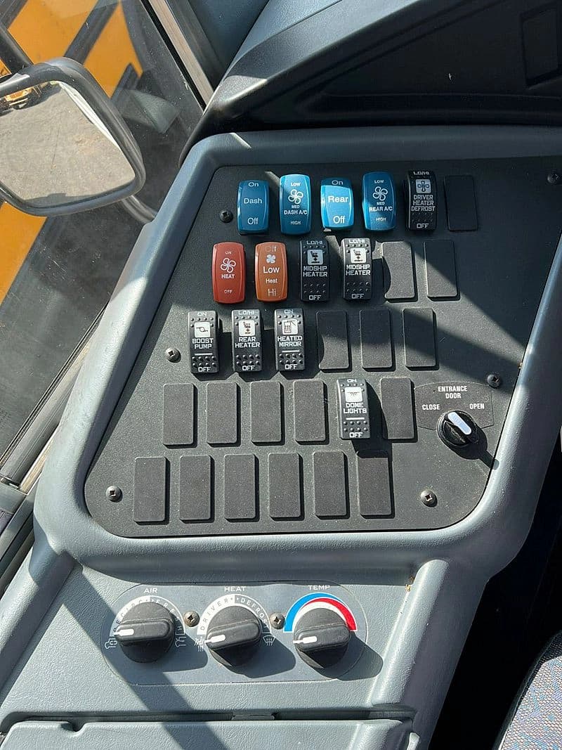 2019 IC Bus PB105 School Bus - Image 17