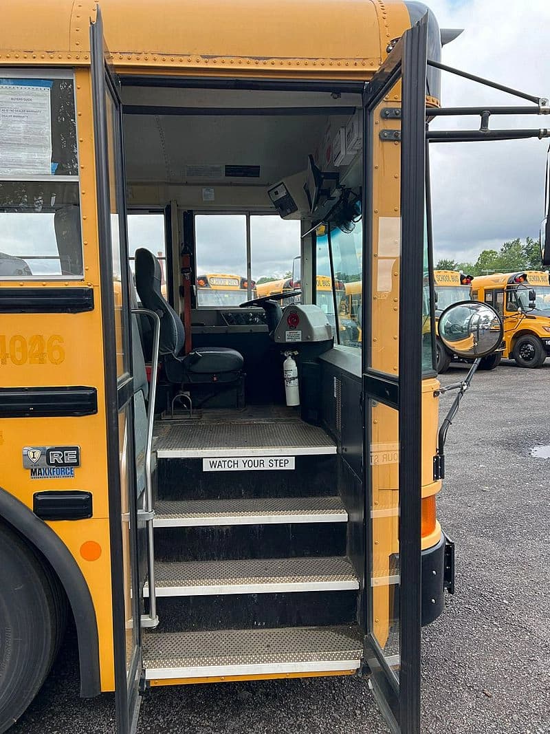 2014 IC Bus RE School Bus - Image 11
