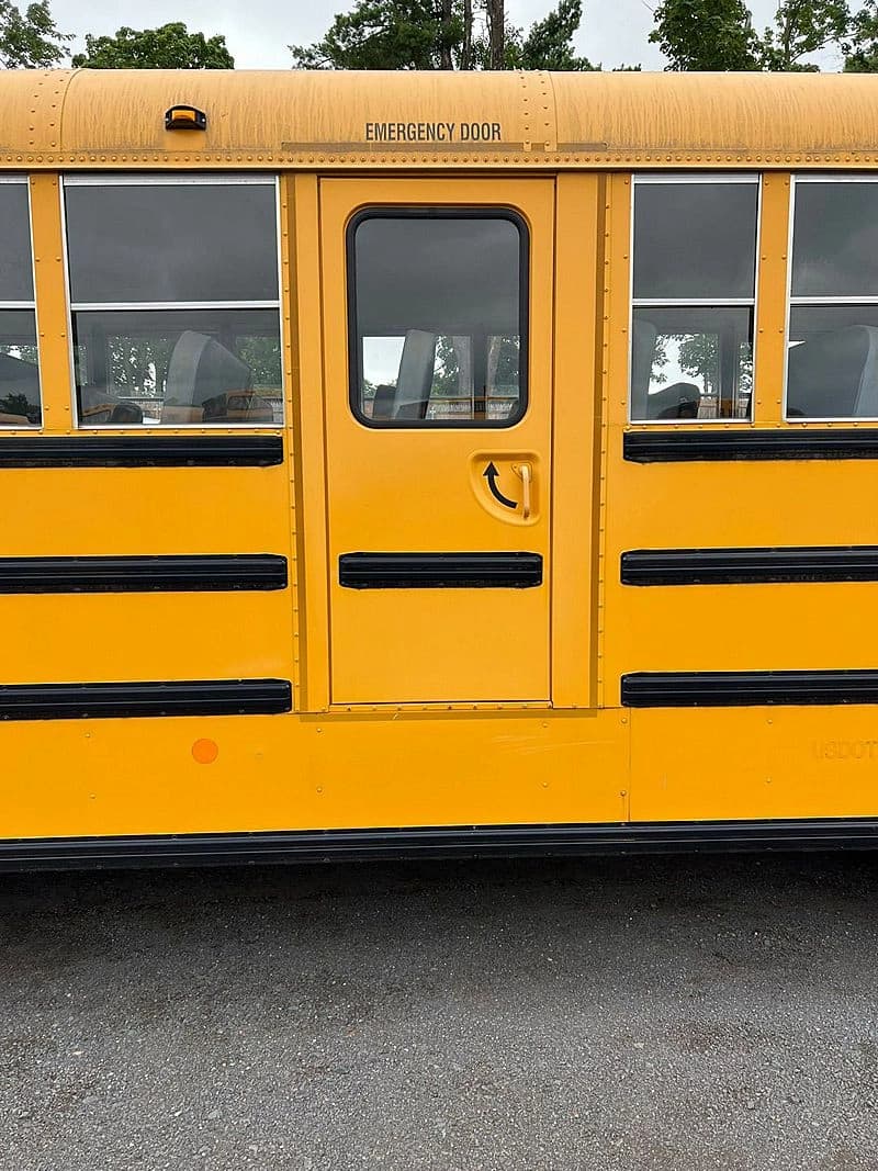 2014 IC Bus RE School Bus - Image 3