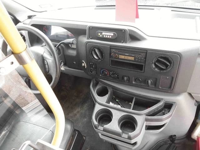 2017 Ford E450 Super Duty Shuttle Bus - Image 9