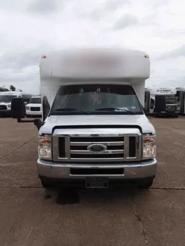 2017 Ford E450 Super Duty Shuttle Bus - Image 4