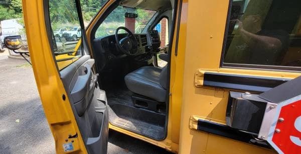 2011 Chevrolet 3500 DRW Collins School Bus - Image 5