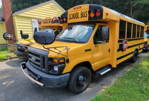 2016 Ford E450 DRW Thomas School Bus - Image 2