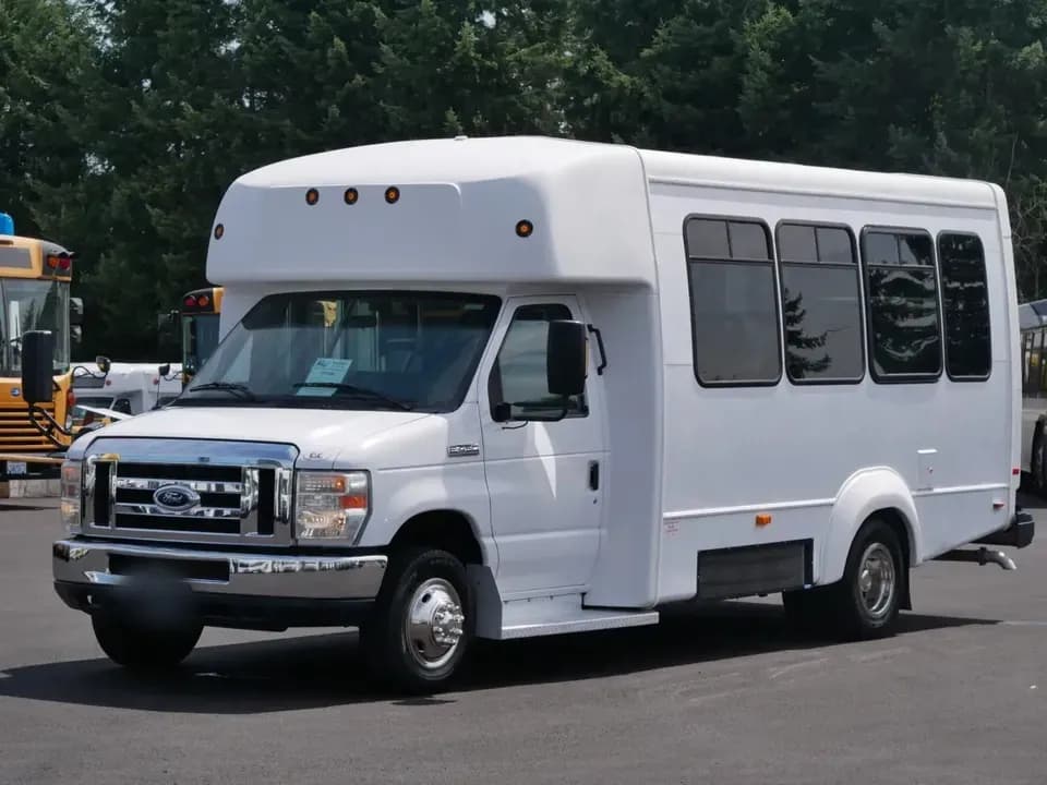 2013 Elkhart Coach EC II Shuttle Bus - Image 2