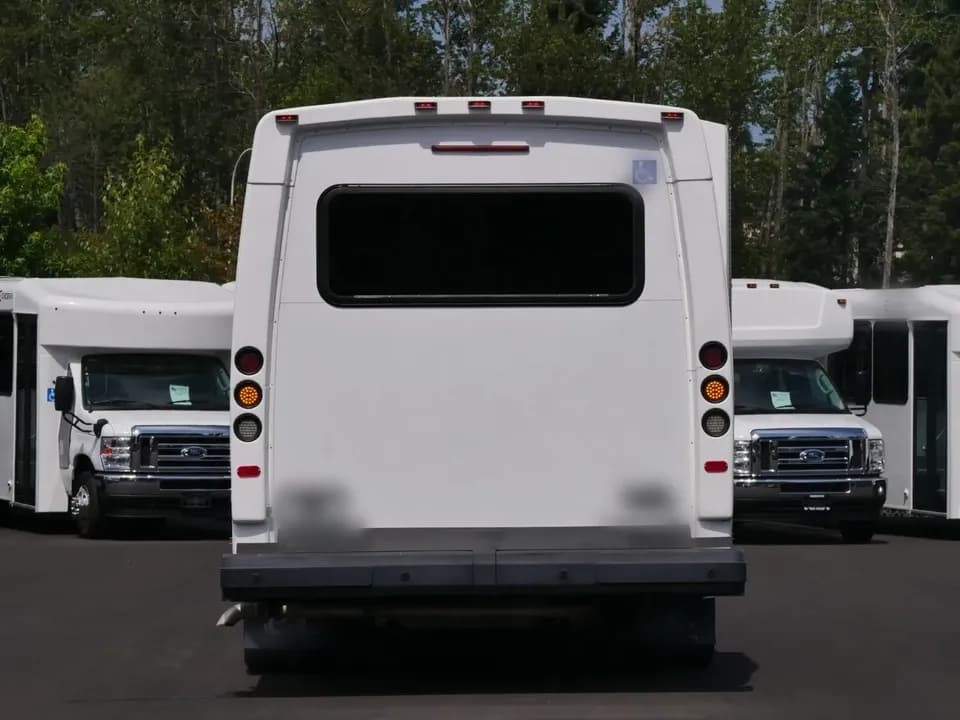 2013 Elkhart Coach EC II Shuttle Bus - Image 11