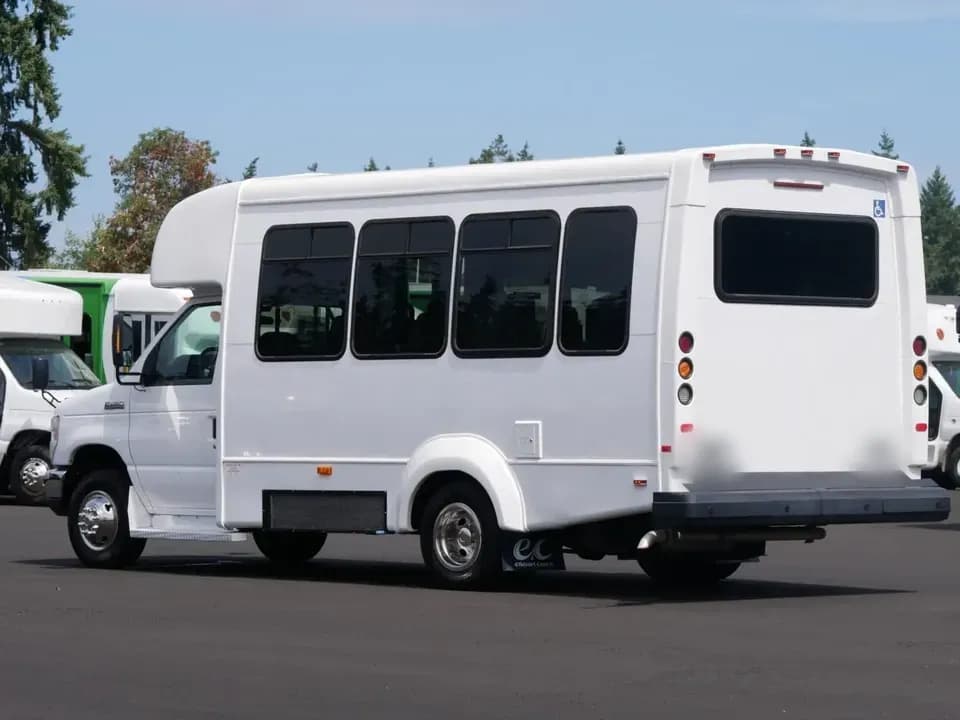 2013 Elkhart Coach EC II Shuttle Bus - Image 4