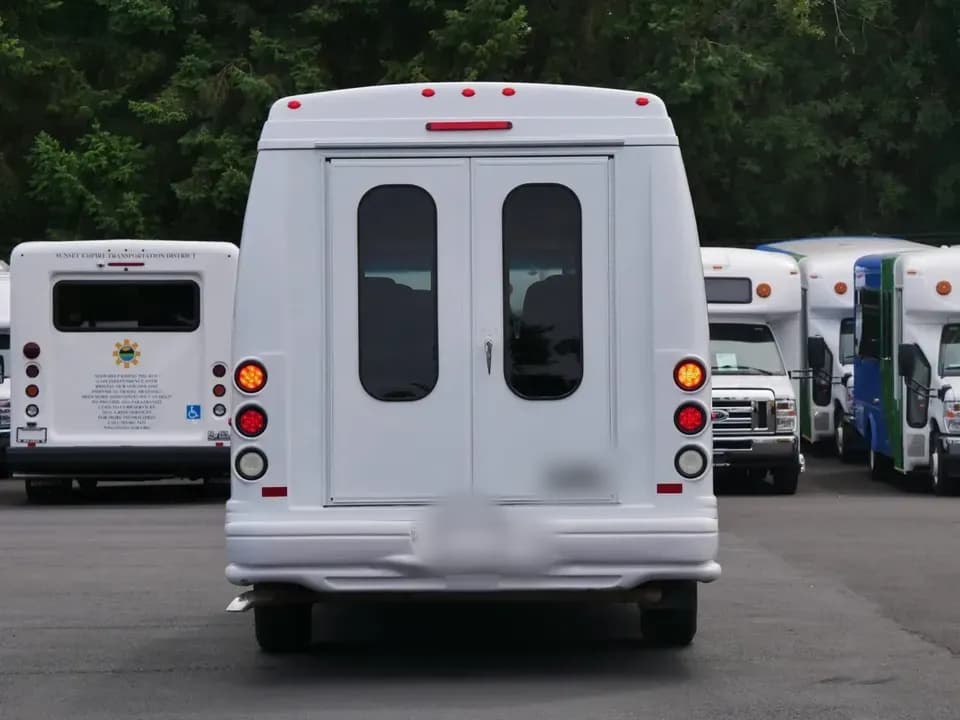 2014 Turtle Top Van Terra Shuttle Bus - Image 11