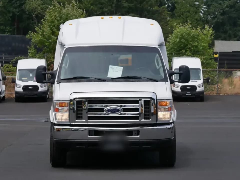 2014 Turtle Top Van Terra Shuttle Bus - Image 12