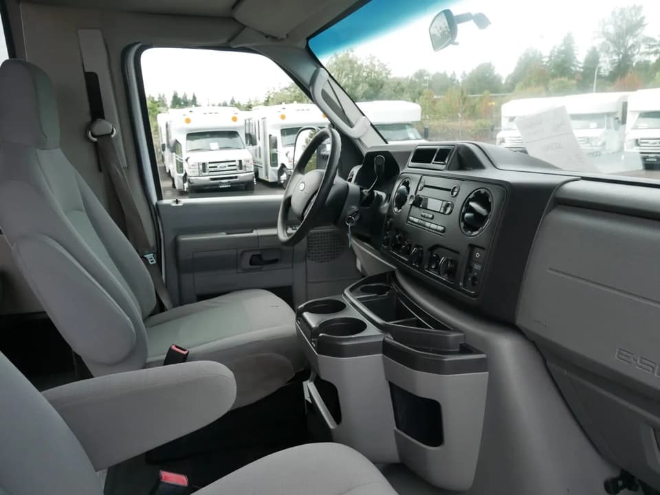 2014 Turtle Top Van Terra Shuttle Bus - Image 6