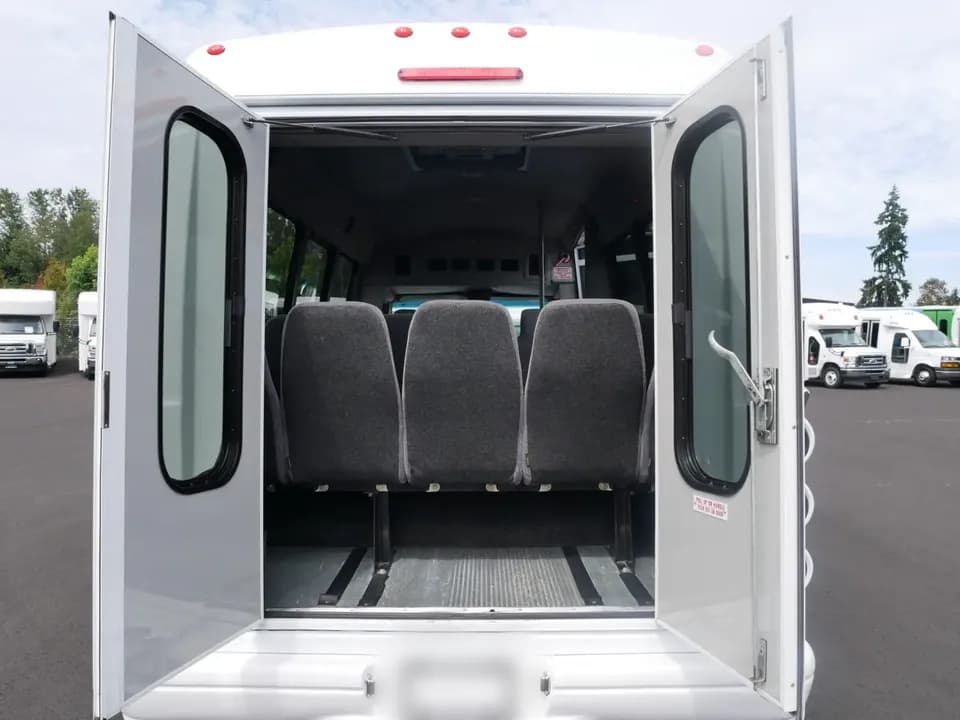 2014 Turtle Top Van Terra Shuttle Bus - Image 10