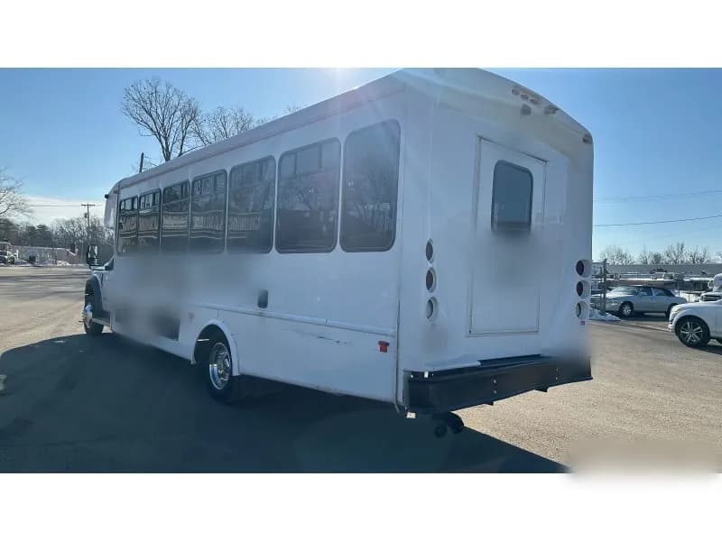 2019 Ford F-550 Shuttle Bus - Image 3