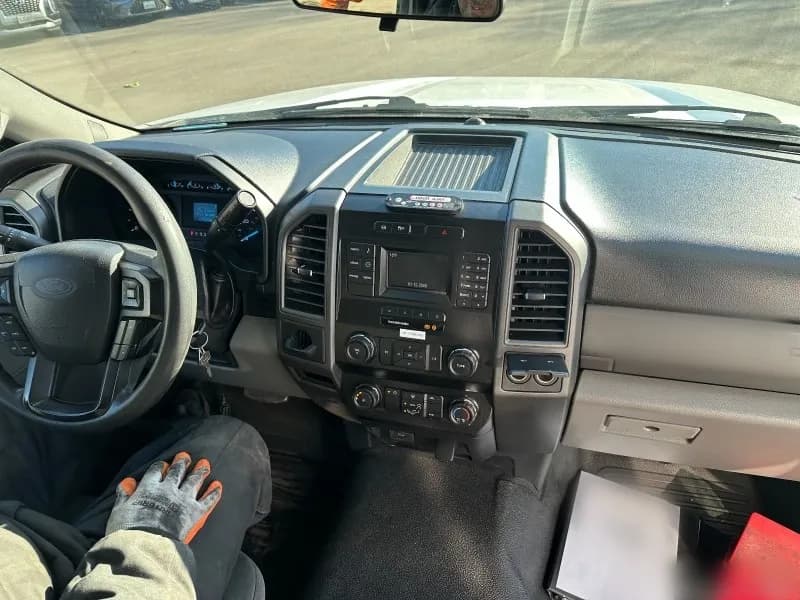 2019 Ford F-550 Shuttle Bus - Image 8