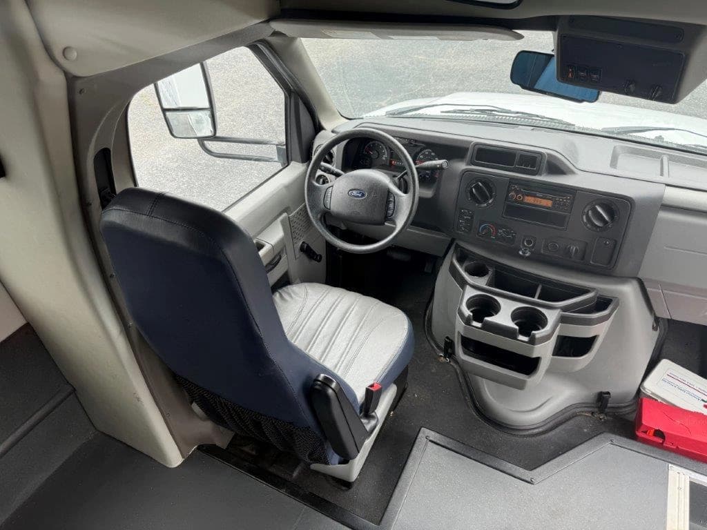 2020 Starcraft Allstar Shuttle Bus - Image 7