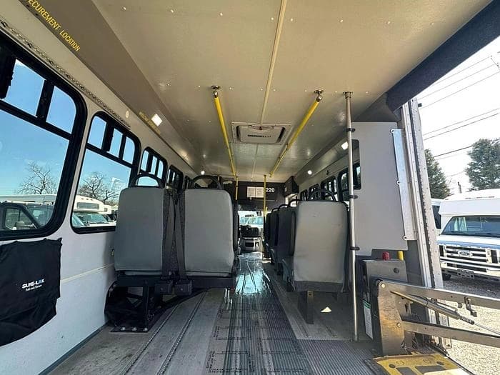 2017 Ford E-450 ADA Shuttle Bus - Image 24