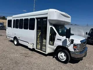 2017 Ford E-450 bus