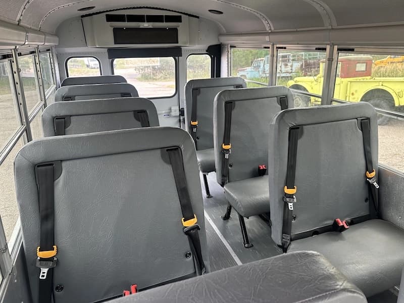 2013 GMC Thomas Cutaway Shuttle Bus - Image 6