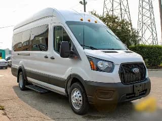 2025 Ford T-350 HD bus
