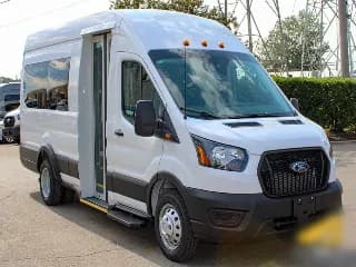 2025 Ford T-350 HD bus