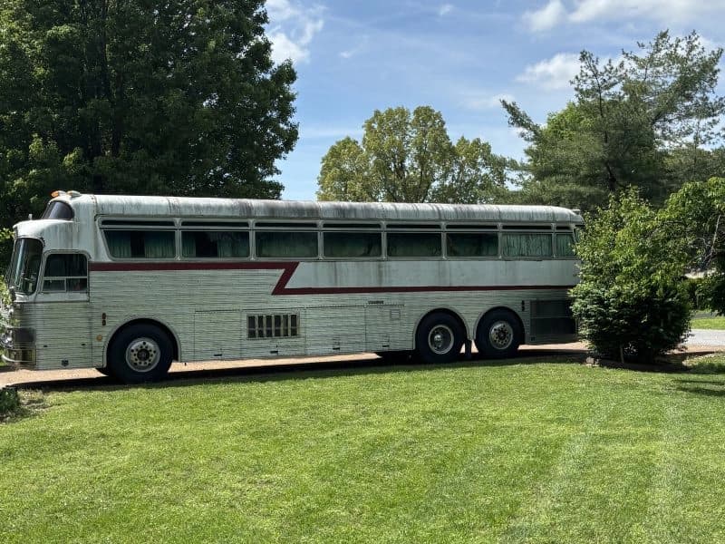 1967 Eagle Motor Coach Antique Bus - Image 2