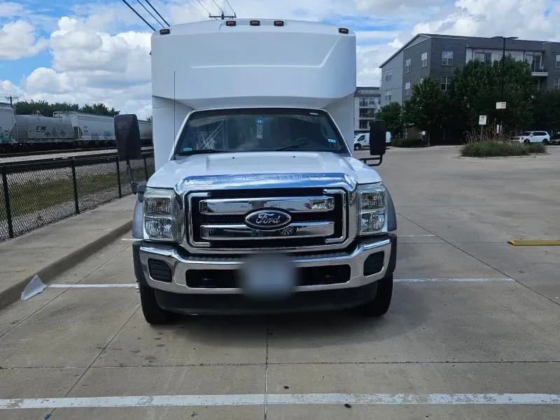 2012 Glaval Ford F550 Shuttle Bus - Image 3