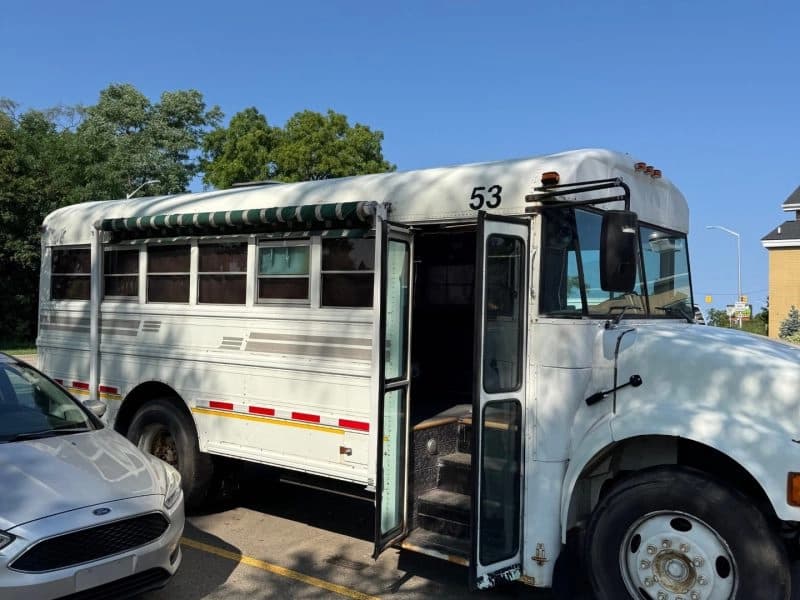 2001 International 3000IC Conversion/Specialty - Image 2