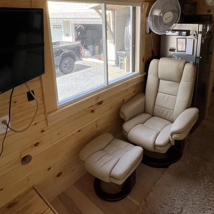 2003 International Genesis Skoolie Conversion - Image 6