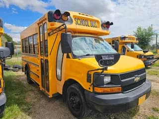 2007 Chevrolet Express Commercial Cutaway bus