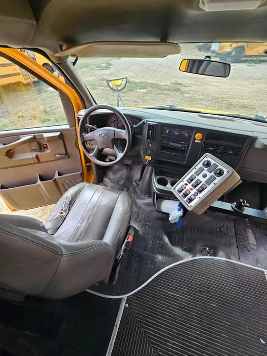 2007 Chevrolet Express Commercial Cutaway Mini School Bus - Image 4