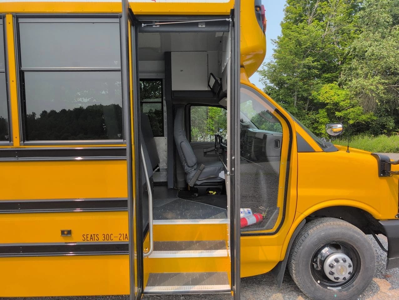 2026 Chevrolet Magellan DRW Mini School Bus - Image 5