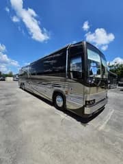 2000 Prevost XLII bus