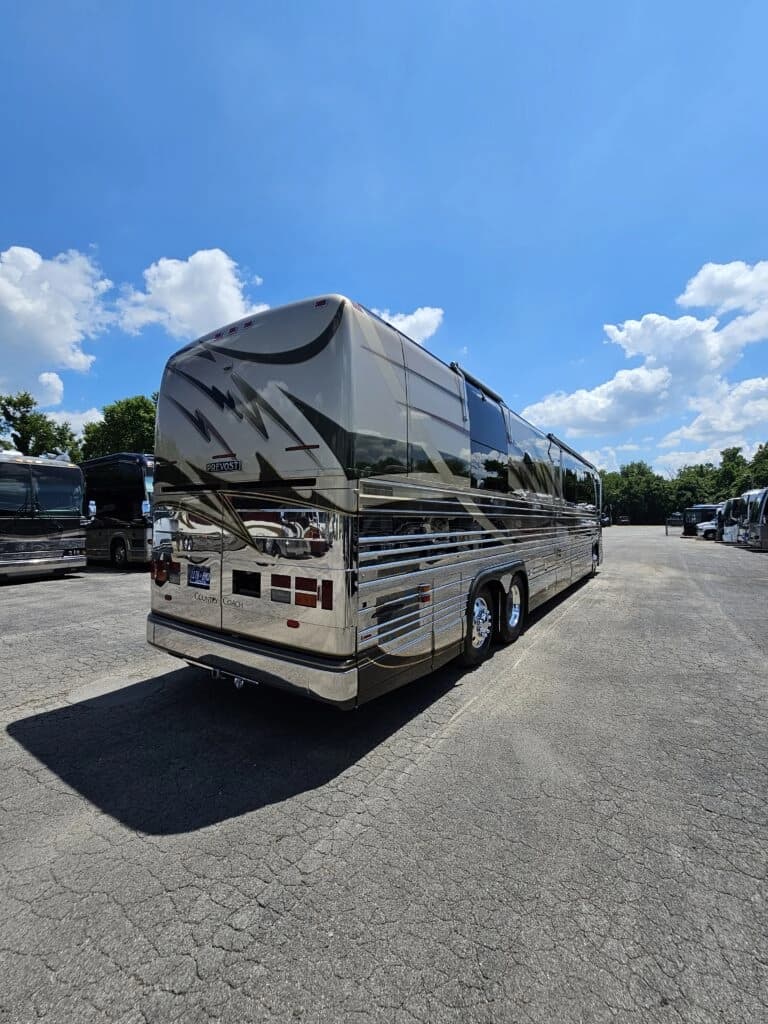 2000 Prevost XLII Motor Home - Image 3