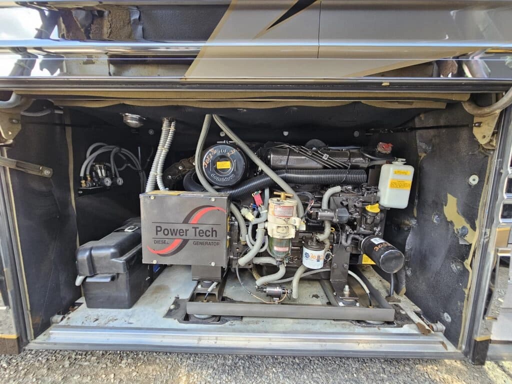2000 Prevost XLII Motor Home - Image 27