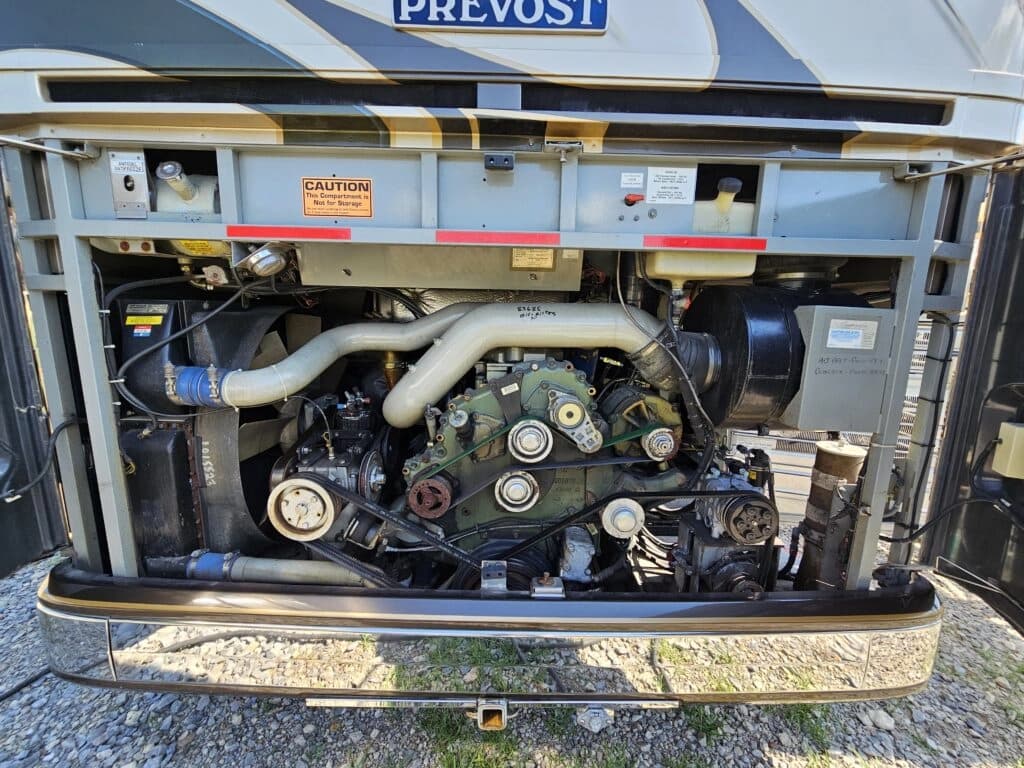 2000 Prevost XLII Motor Home - Image 35