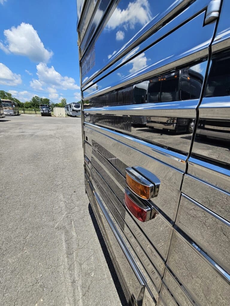 2000 Prevost XLII Motor Home - Image 36
