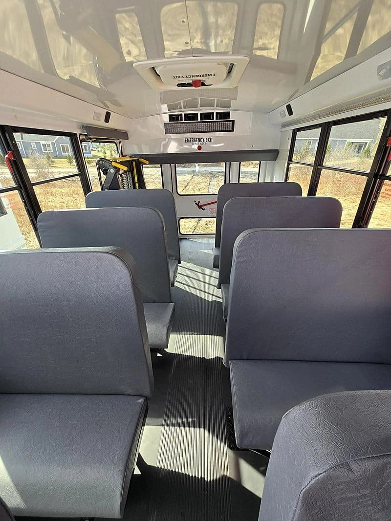 2024 GMC DE416WR Collins Shuttle Bus - Image 7