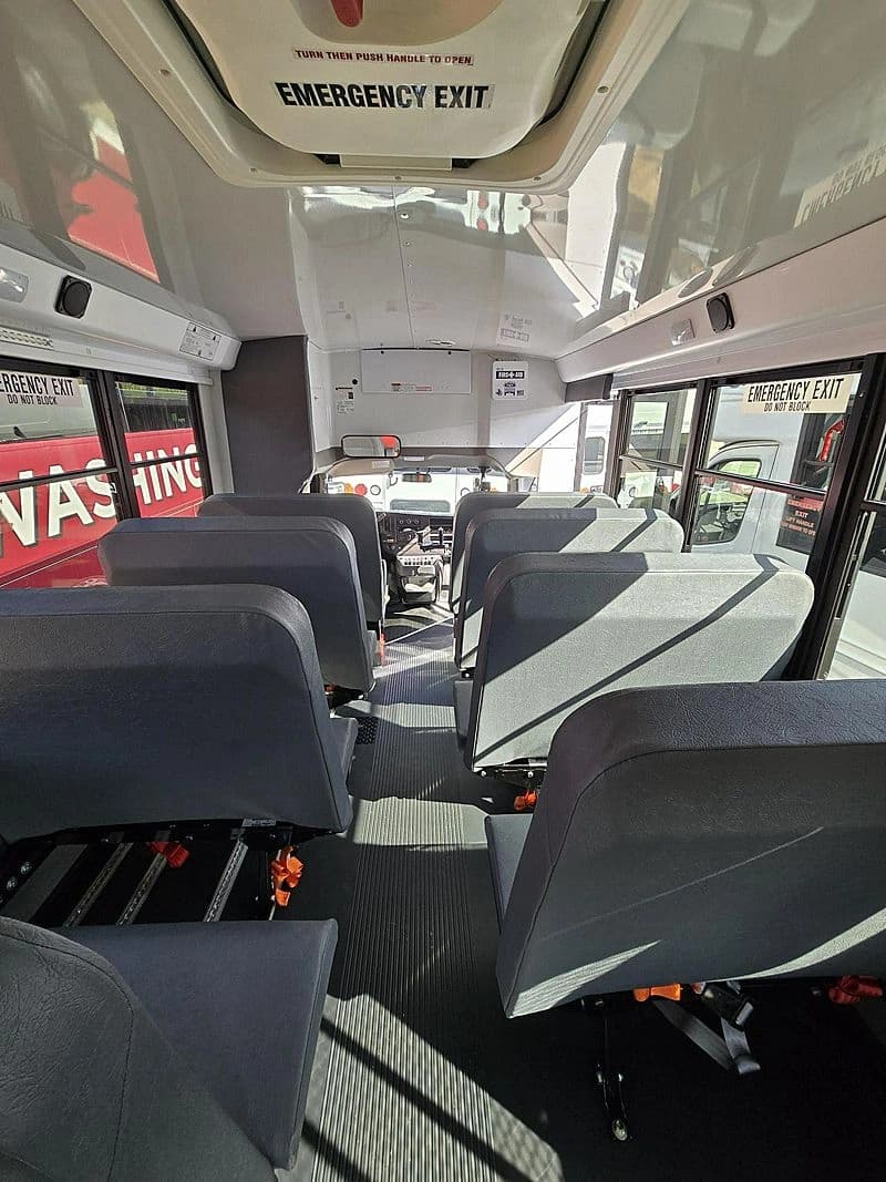 2024 GMC DE416WR Collins Shuttle Bus - Image 8