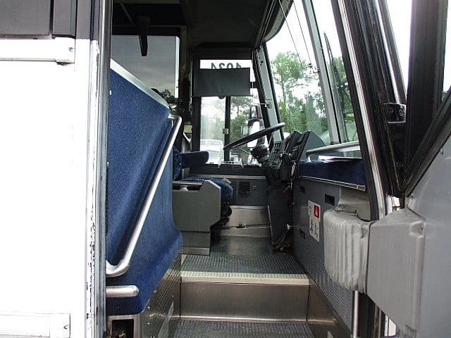 2008 MCI D4505 Coach Bus - Image 7