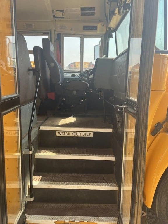 2017 IC CE School Bus - Image 4