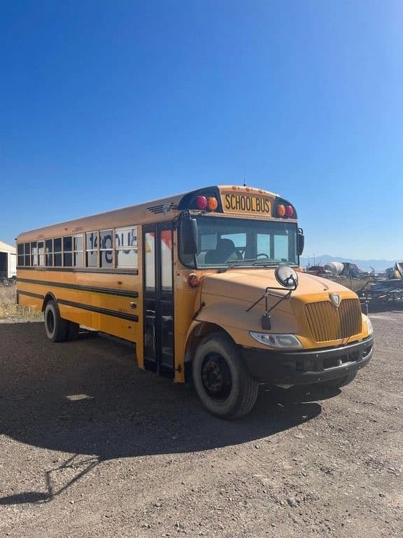 2010 IC CE School Bus - Image 2