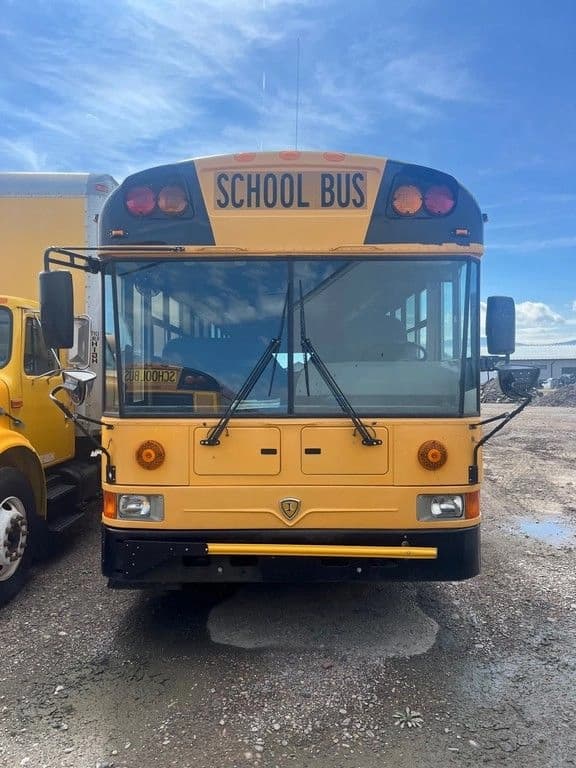 2009 IC RE School Bus - Image 2