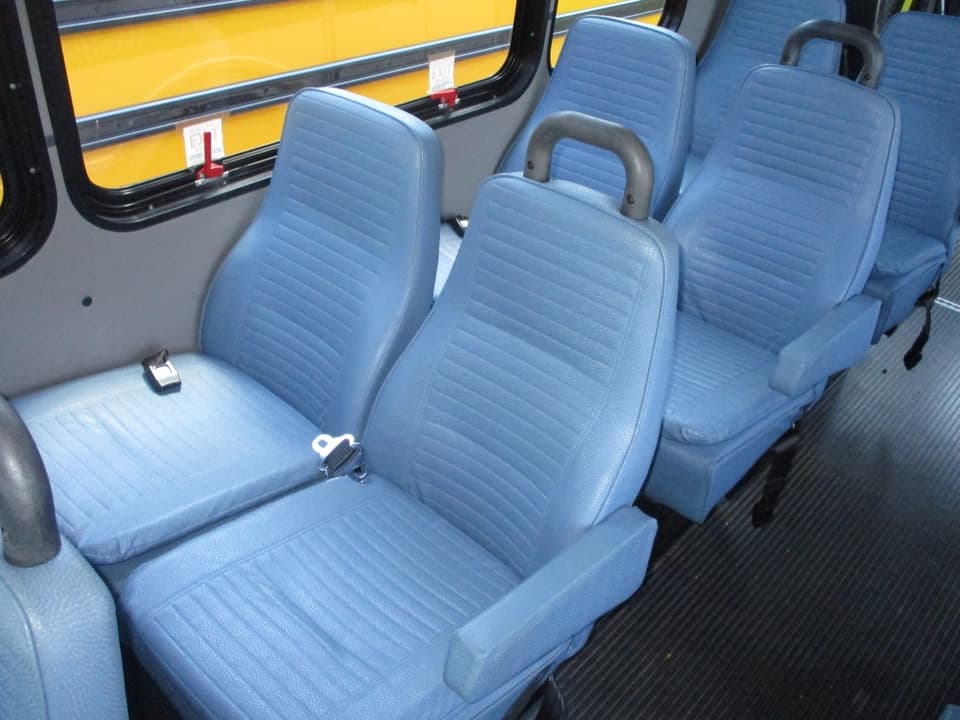 2012 Ford Champion American Shuttle Bus - Image 17