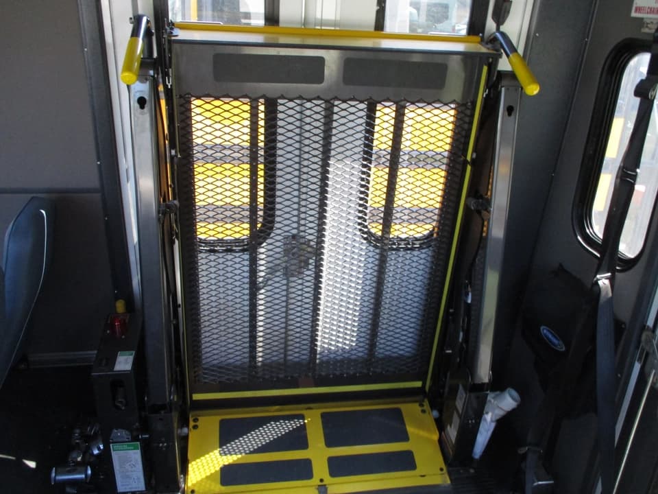 2012 Ford Champion American Shuttle Bus - Image 18