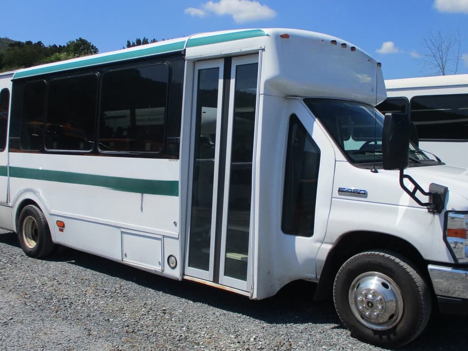 2012 Ford Champion American Shuttle Bus - Image 3