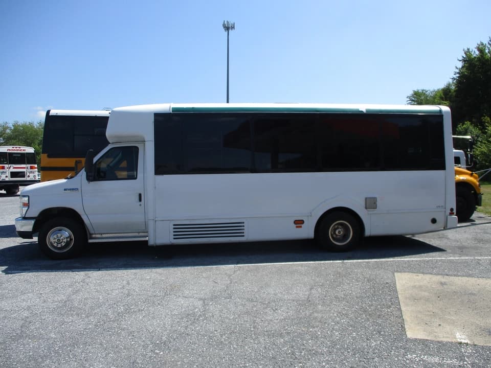 2012 Ford Champion American Shuttle Bus - Image 5