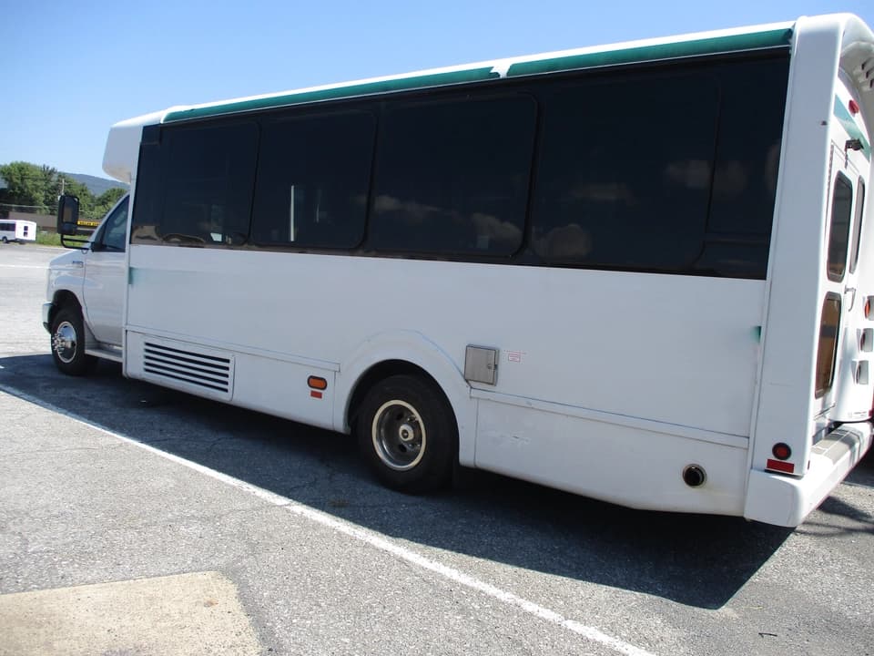 2012 Ford Champion American Shuttle Bus - Image 6