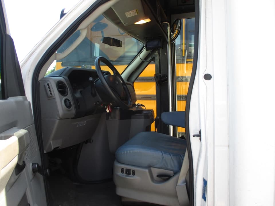 2012 Ford Champion American Shuttle Bus - Image 8
