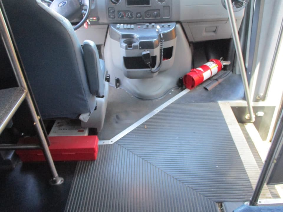 2012 Ford Champion American Shuttle Bus - Image 9