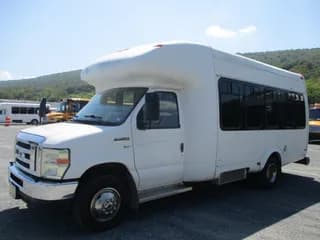 2010 Ford StarCraft Trans bus