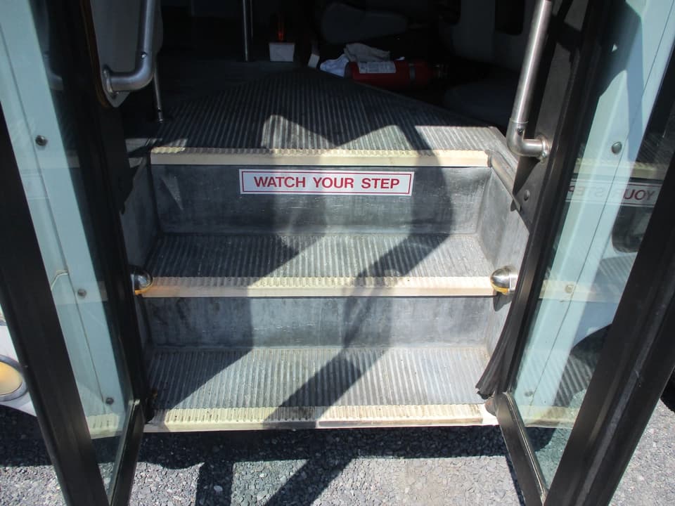 2010 Ford StarCraft Trans Shuttle Bus - Image 9
